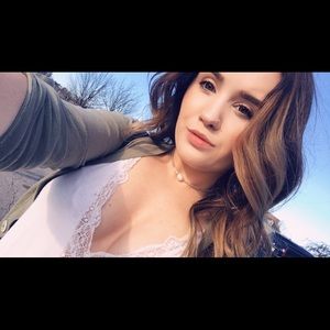 Meet your Posher, Macy